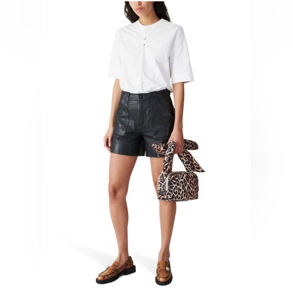 GANNI
Lamb Leather Mini Shorts Size 8 - Picture 2 of 12